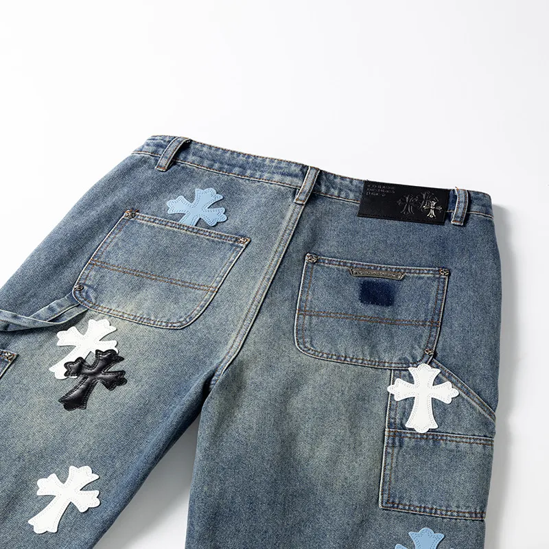 P290 💰 (Top version) chrome hearts ss25 blue, black, blue and white grained leather denim workwear logging pants. Styles with different wash textures, very friendly to people with thin legs and thick legs. The slightly flared version is very flattering to the leg shape. The moderate length is timeless and easy to match. It is the basic styling foundation for various styles. It is a must-have in the wardrobe! The fabric is stiff but also makes the upper body soft without losing texture. The washing process is even more perfect. It is a must-have item for everyone! ! !  Color: blue Size: 30-32-34-36 30 32 34 36 Waist circumference 80 85 90 95 Sitting circumference 105 110 115 120 Foot opening 46 47 48 49 External length 102 103 104 105